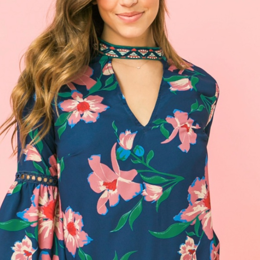 Flying Tomato Choker Neck Shift Dress - Picture 5 of 9